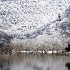 Chikura-numa in winter